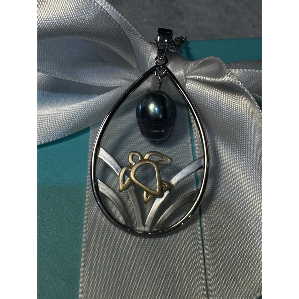 Turtle necklace with Black Pearl Teardrop shape